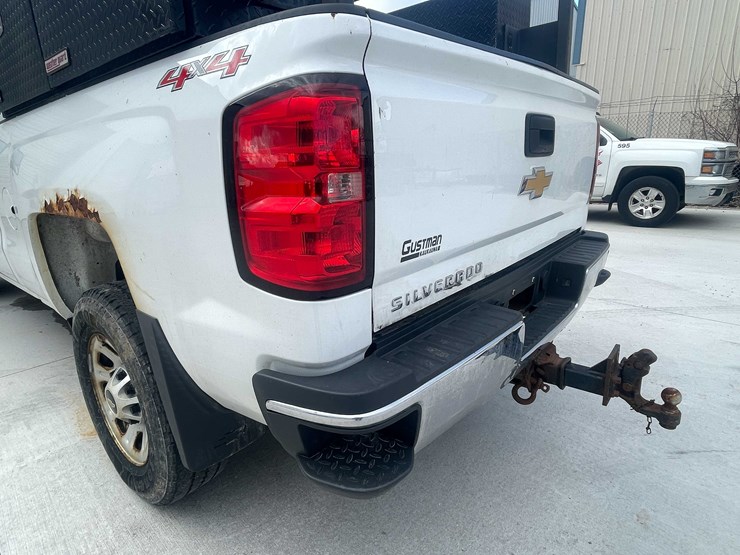 2015-chevrolet-2500-image-24