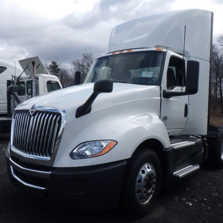 2021 INTERNATIONAL LT