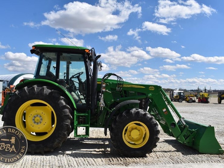 2014-john-deere-6140d-image-13