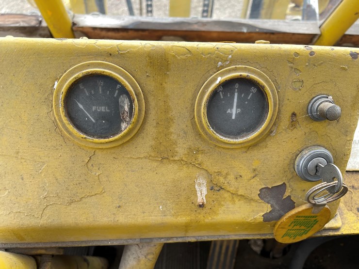 #173-•-otis-ut-50-gas-powered-rough-terrain-forklift-image-28