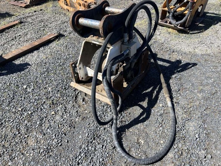 2013-stanley-b&d-hs-11000-plate-compactor-image-3