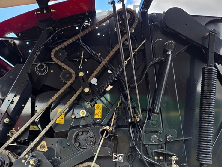 2023-case-ih-rb455-image-30