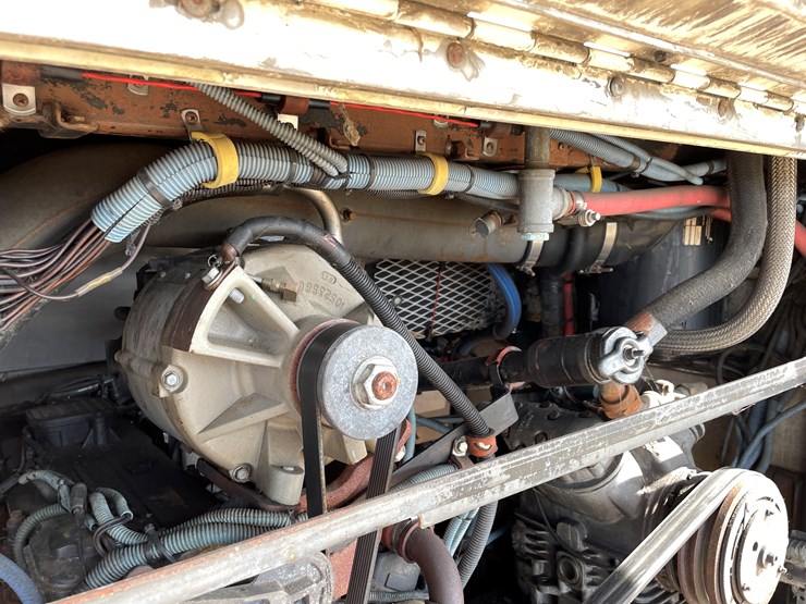 #167-•-2004-gillig-passenger-bus-(has-wi-title)-image-14