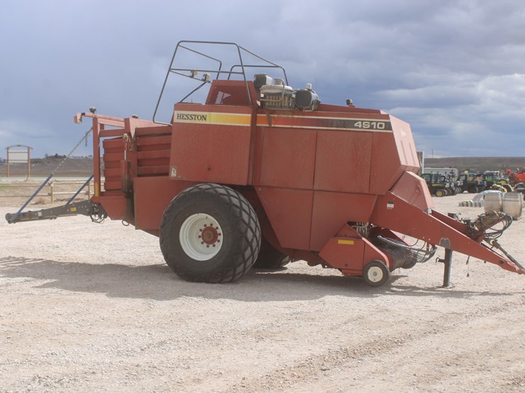 hesston-4910-image-8