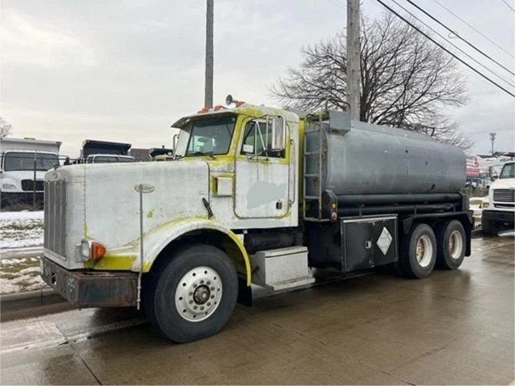 1999-peterbilt-378-image-6