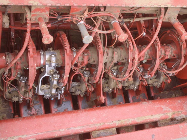 hesston-4910-image-46