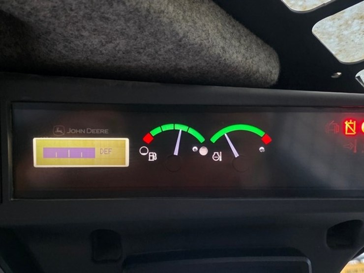 2023-deere-331g-image-58