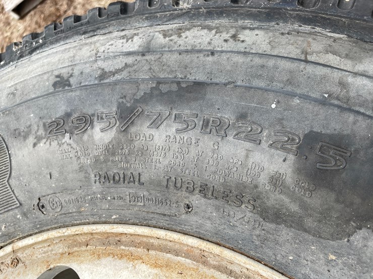 #10748-•-(4)-semi-tires-on-aluminum-rims-image-7