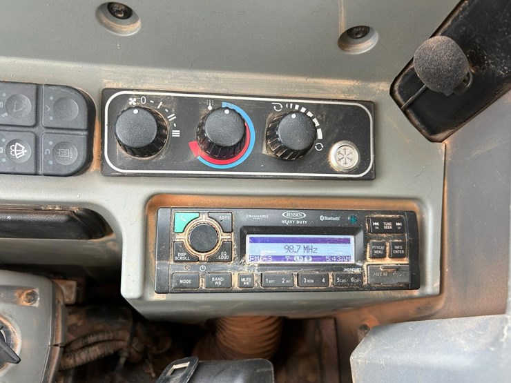 2022-jcb-50z-1-image-25