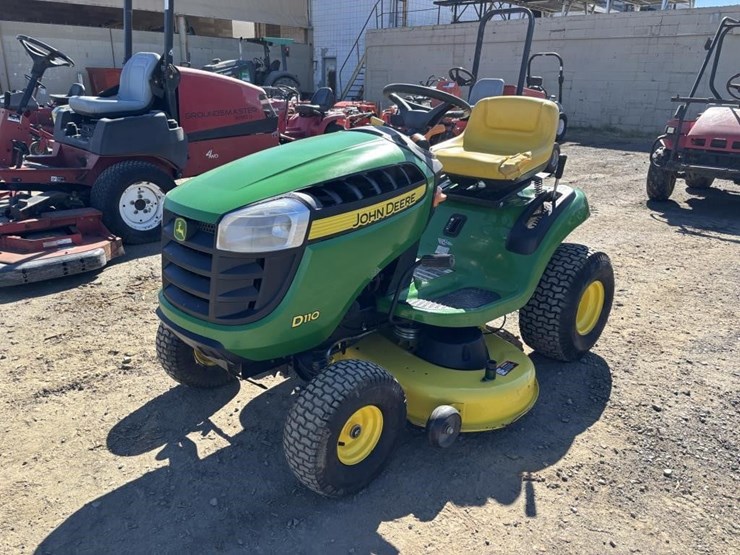 2016-john-deere-d110-image-1