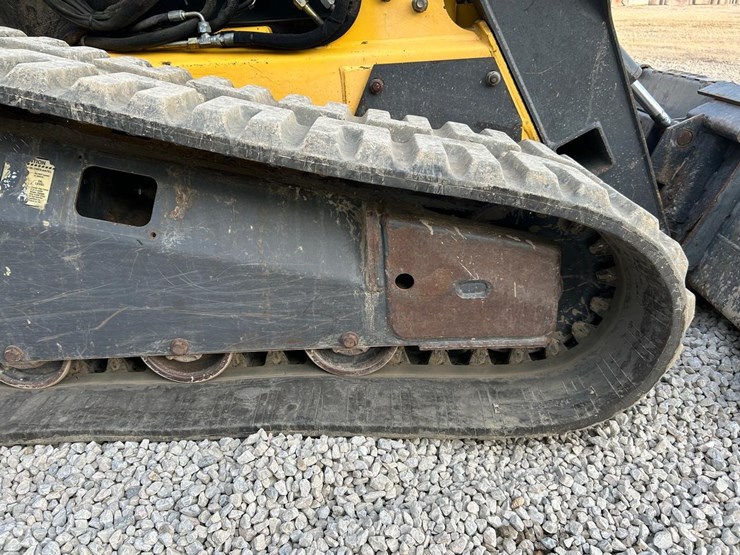 new-holland-c190-image-13