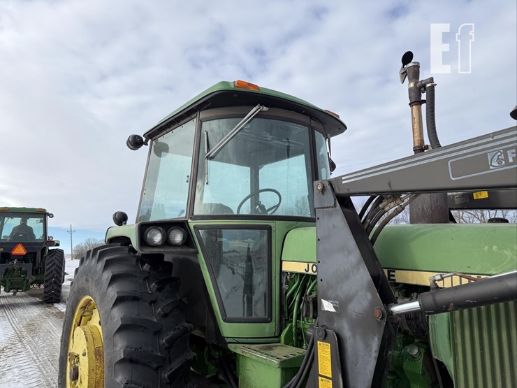 john-deere-4040-image-23