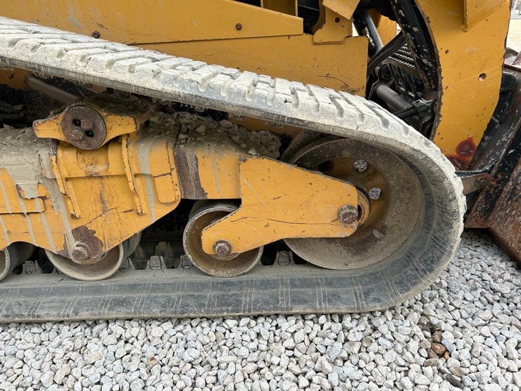 2017-caterpillar-259d-image-13