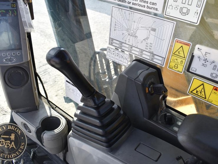 2019-caterpillar-326fl-image-62