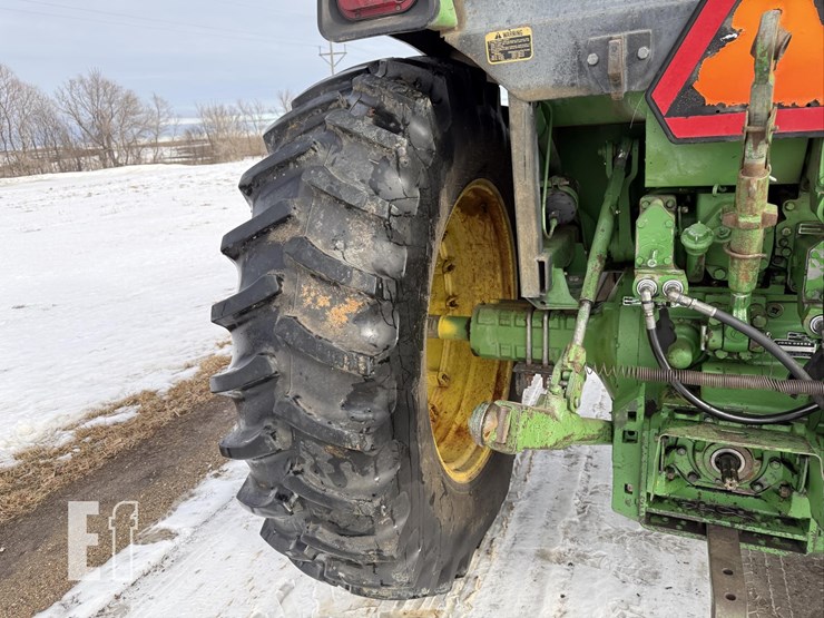 john-deere-4040-image-11