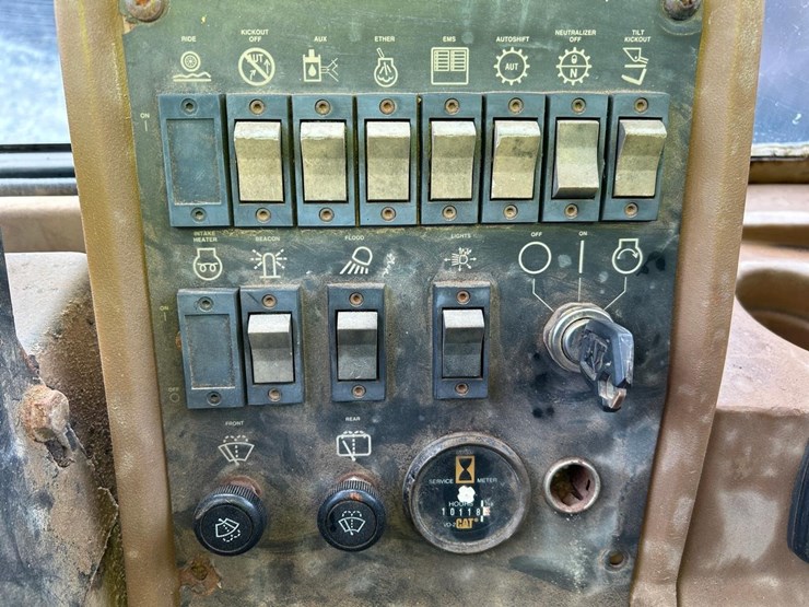 caterpillar-it28f-image-25