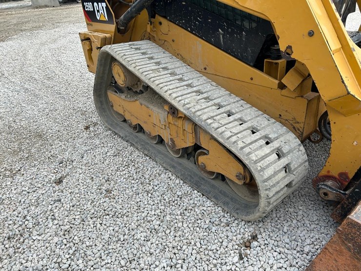 2017-caterpillar-259d-image-12