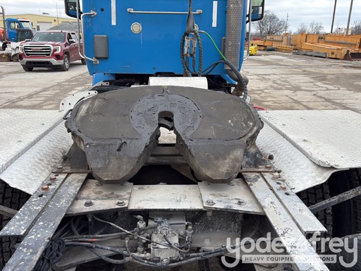 2018-peterbilt-579-image-87