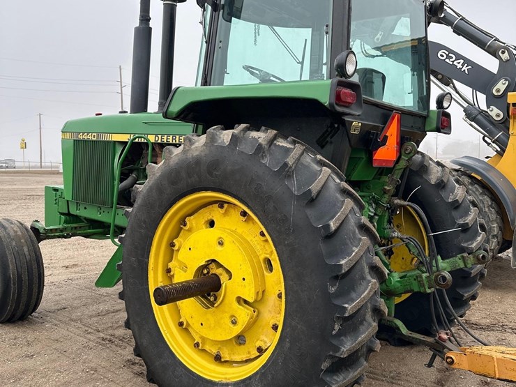 1982-john-deere-4440-image-16