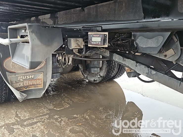 2016-peterbilt-348-image-20