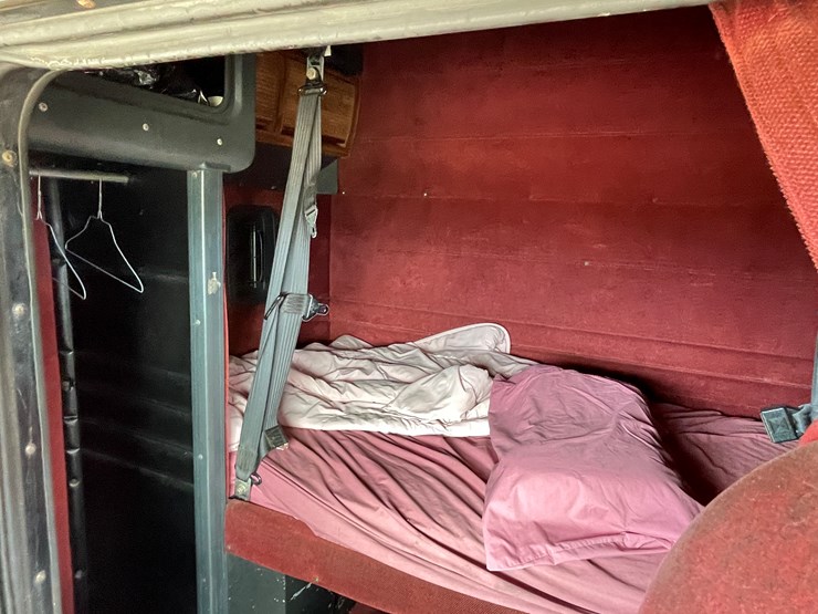 1987-peterbilt-379-image-66