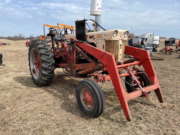 #175-•-case-830-diesel-tractor-image-3