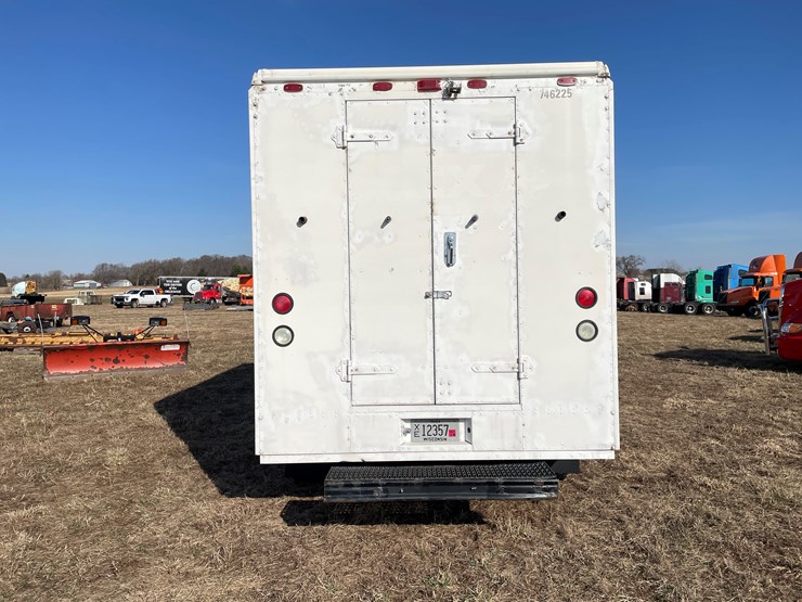 #164-•-2005-freightliner-box-truck-(has-wi-title)-image-6