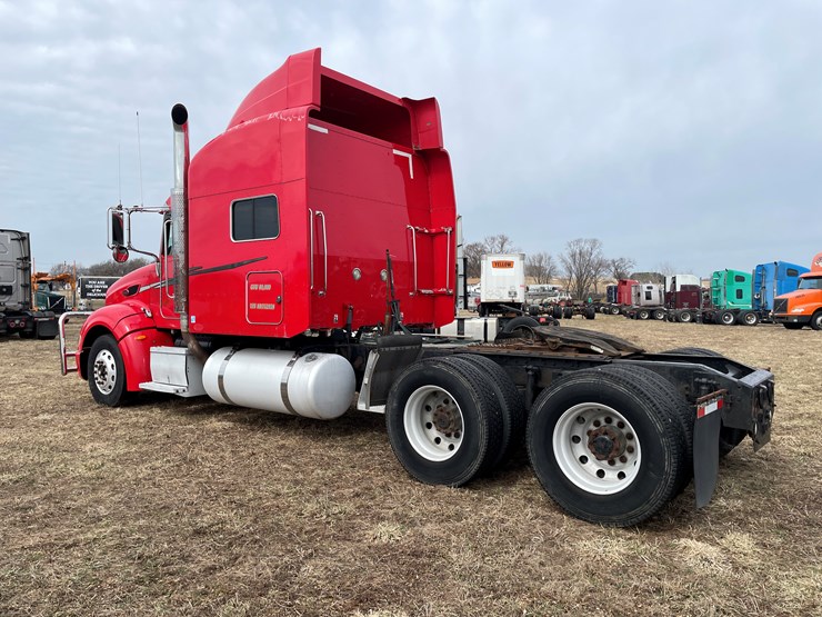 2008-peterbilt-386-image-7