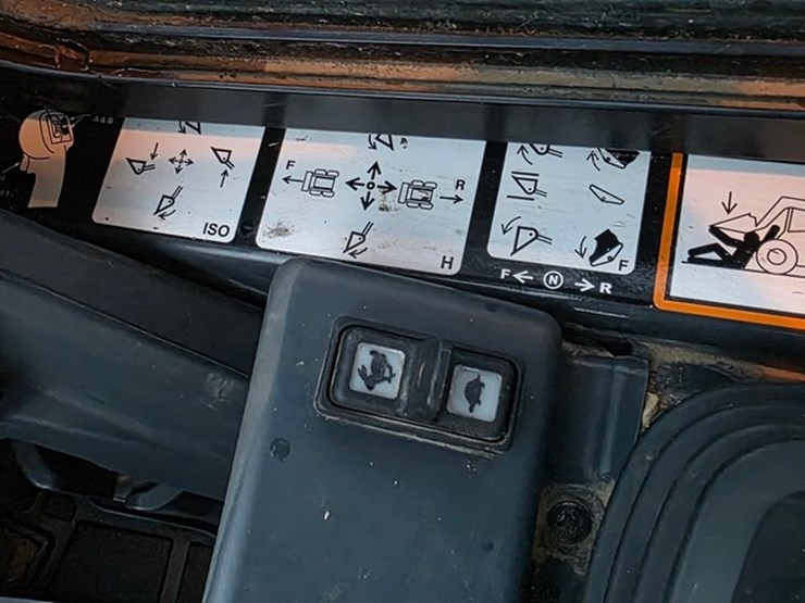 2023-deere-331g-image-52