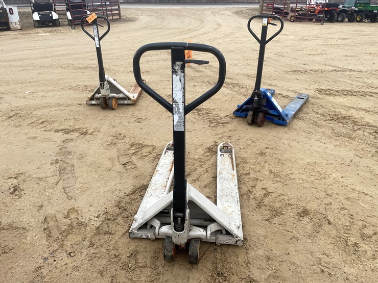 #3917-•-crown-5,000-lbs.-pallet-jack-image-5