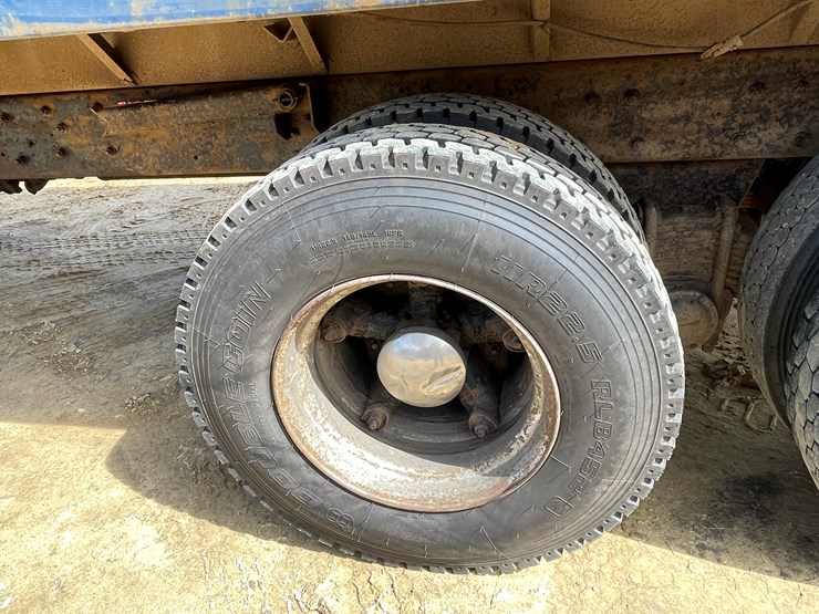 #401-•-1991-mac-rb688s-dump-truck-(has-mn-title)-image-136