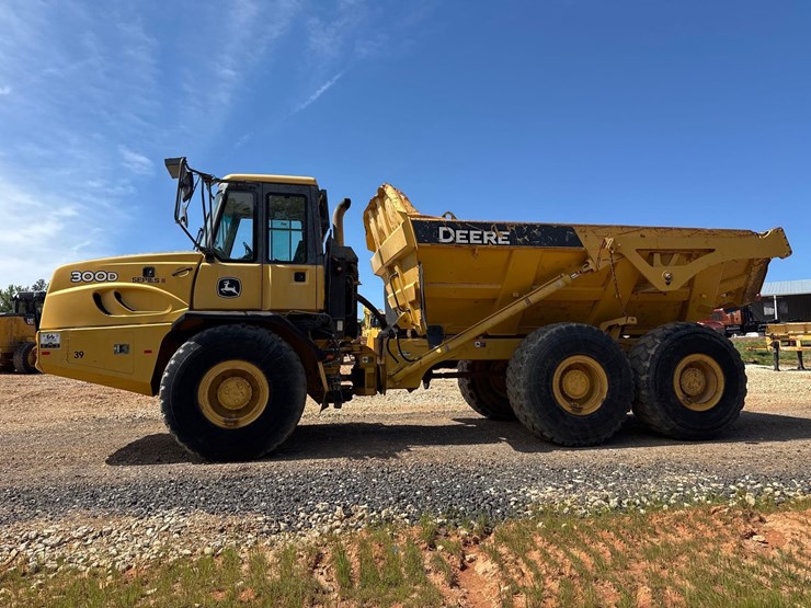 2012-deere-300d-ii-image-7