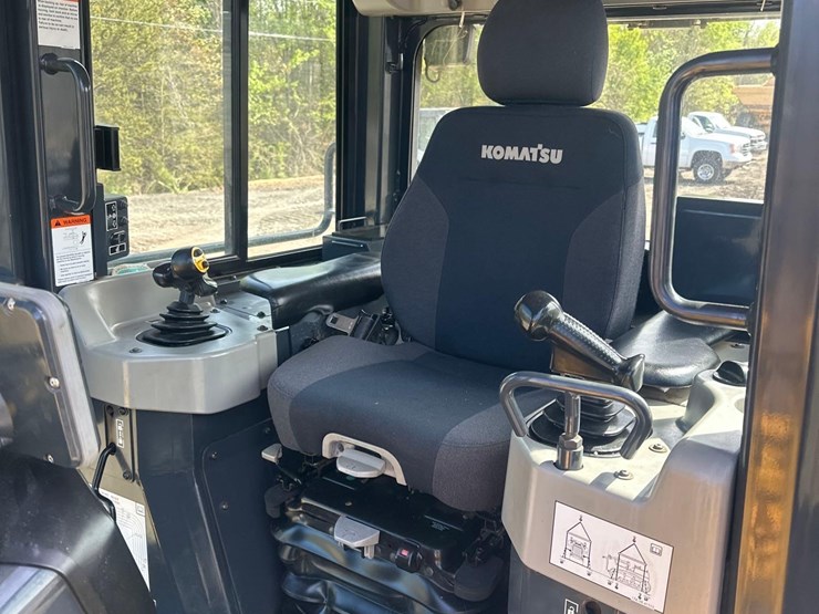2021-komatsu-d51pxi-24-image-24