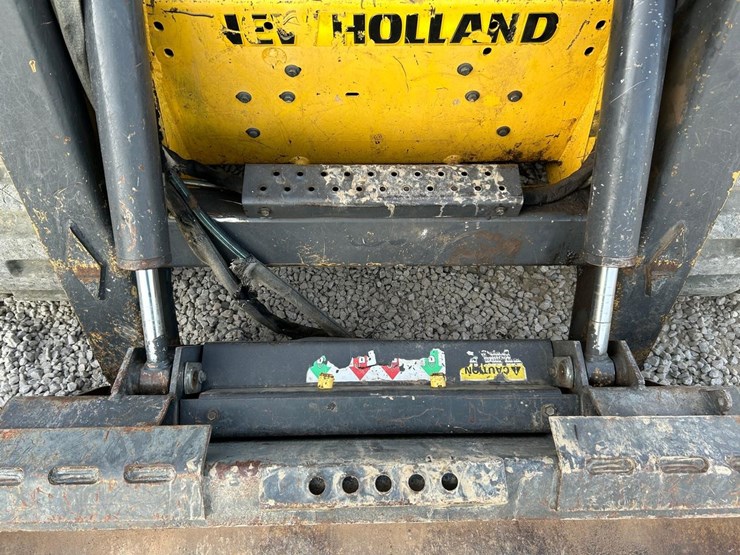 new-holland-c190-image-10