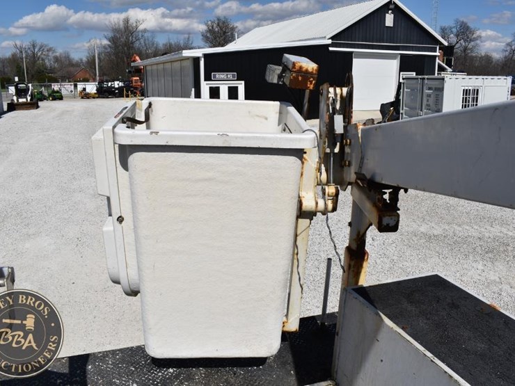 2011-altec-at200a-image-22