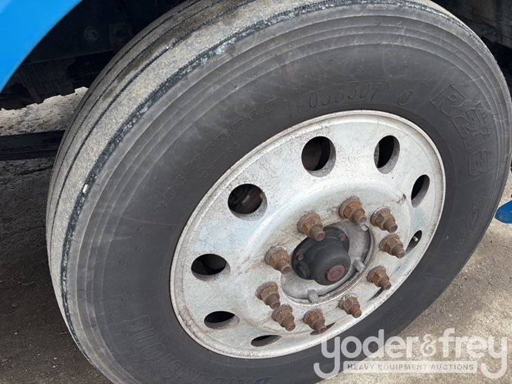 2018-peterbilt-579-image-102