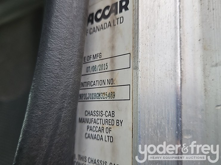 2016-peterbilt-348-image-42