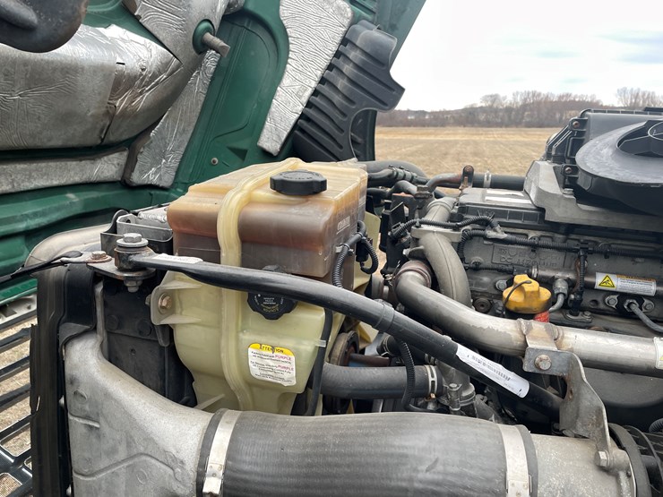 #114-•-2017-freightliner-single-axle-day-cab-semi-tractor-(has-wi-title)-image-55