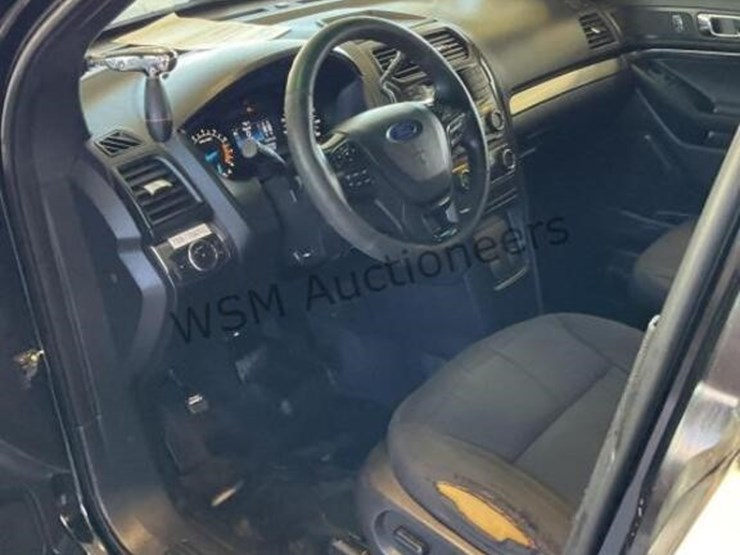 2017-ford-explorer-suv-image-22