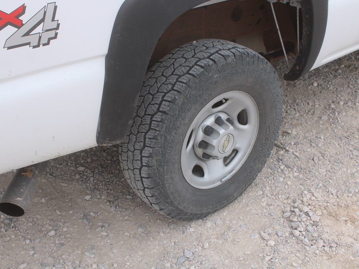 2005-chevrolet-2500-image-14