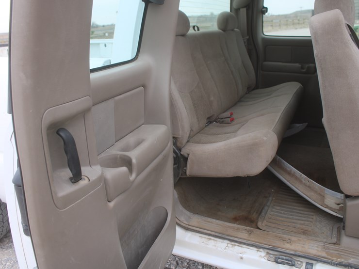 2005-chevrolet-2500-image-17