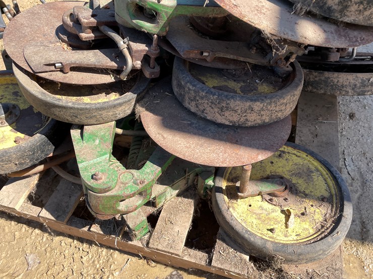 #3956-•-(12)-john-deere-single-disc-culters-image-20