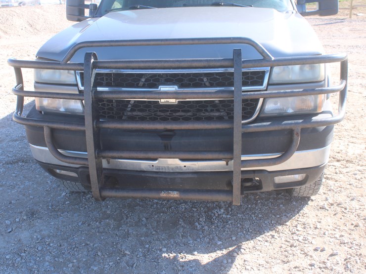 2006-chevrolet-2500-image-16