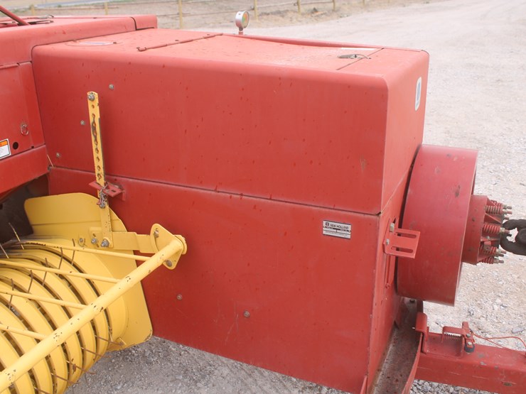 new-holland-580-image-23