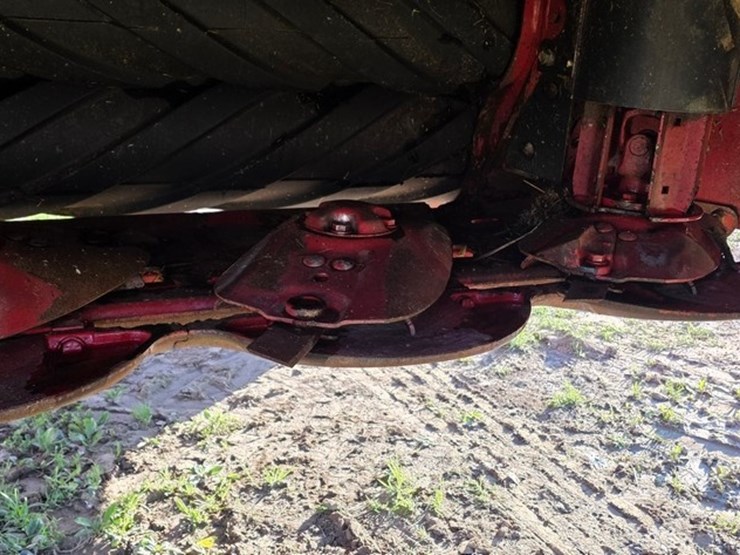 2023-case-ih-dc135-image-52