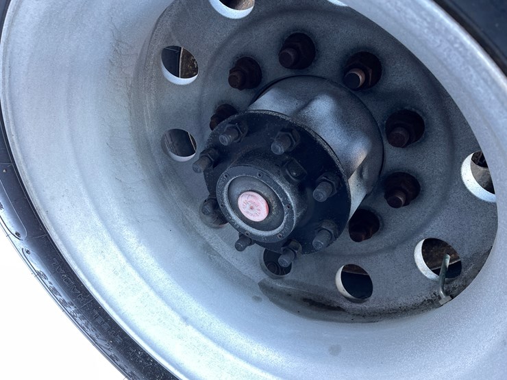 #3944-•-dual-wheel-tag-axle-image-13