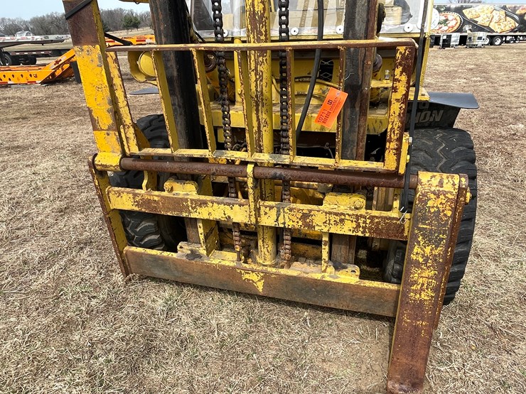 #173-•-otis-ut-50-gas-powered-rough-terrain-forklift-image-8