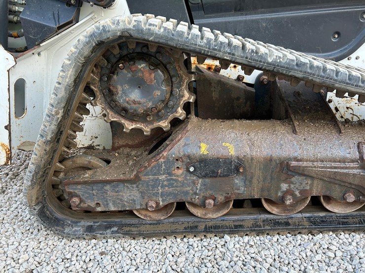 2022-bobcat-t76-image-13