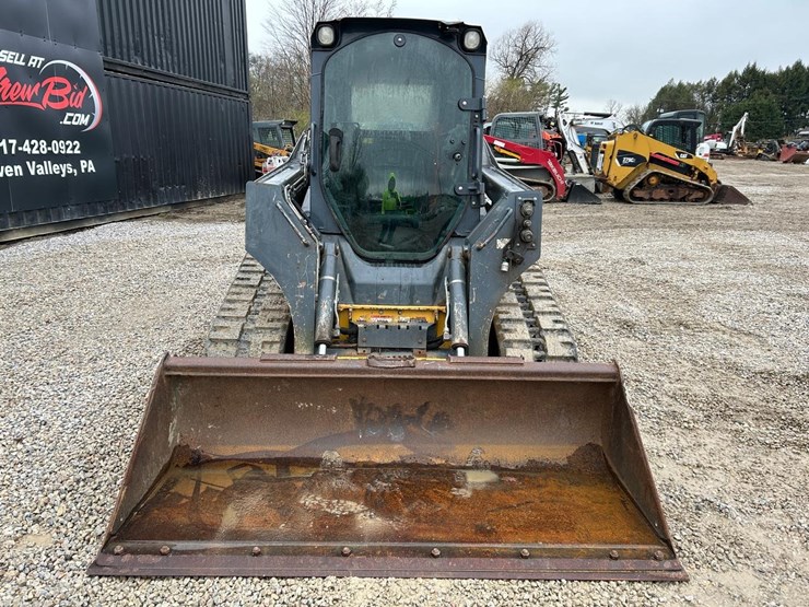 2017-deere-323e-image-7