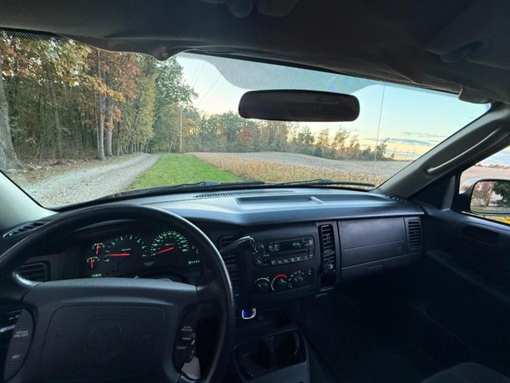 2004-dodge-dakota-image-11